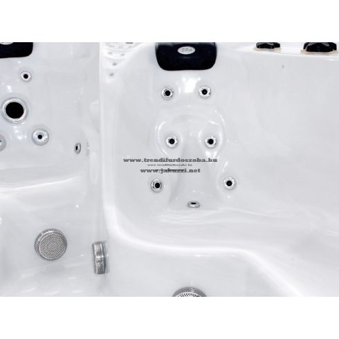 Trendi Etheater 8 fős jakuzzi 380x228x116 cm++