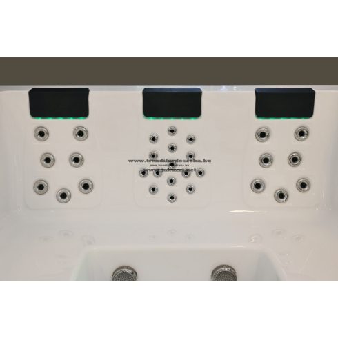 Trendi Mserene6 jakuzzi 243x224x93 cm++
