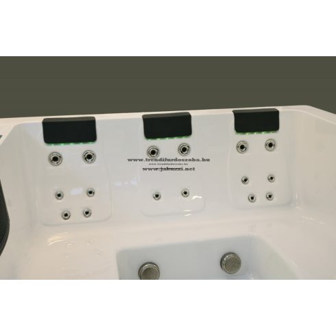 Trendi Mserene6 jakuzzi 243x224x93 cm++